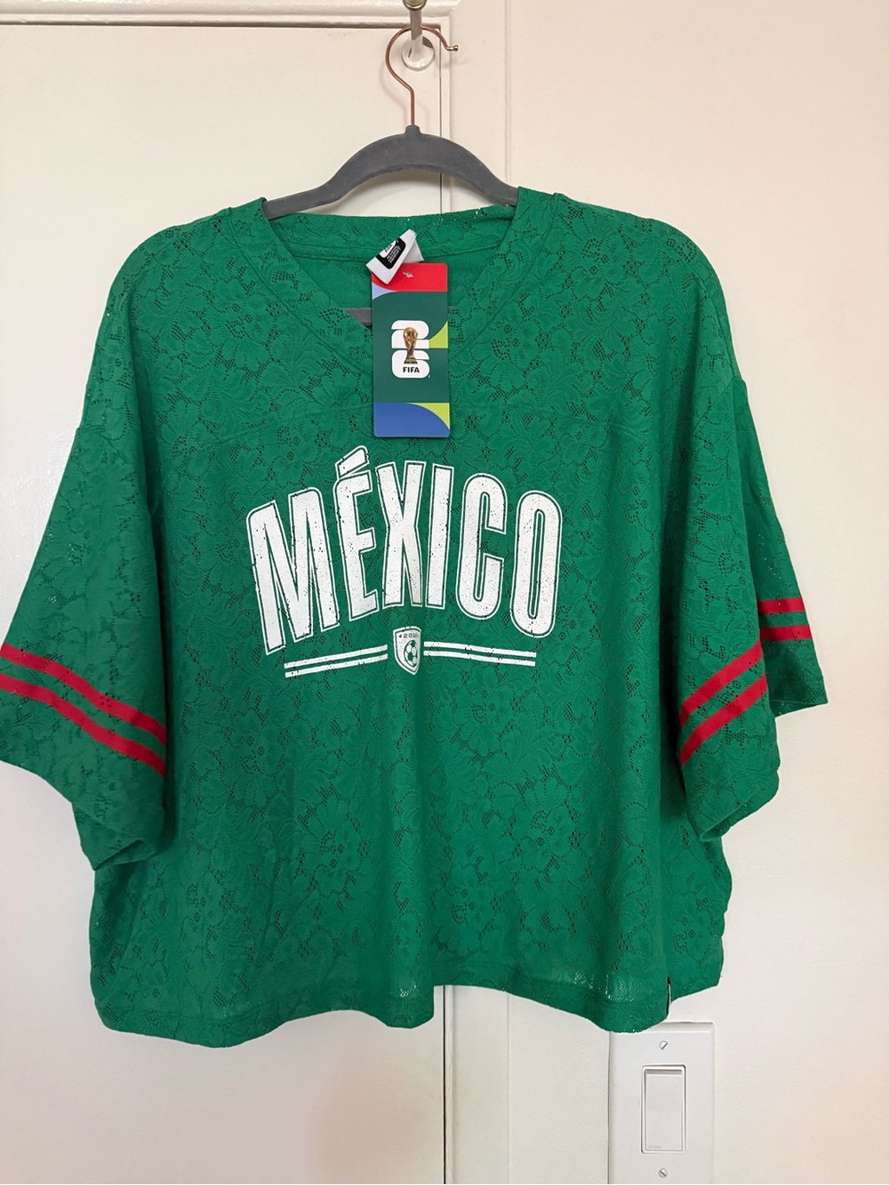 Old Navy Women’s Green "Mexico" Short Sleeve Lace Jersey sold out